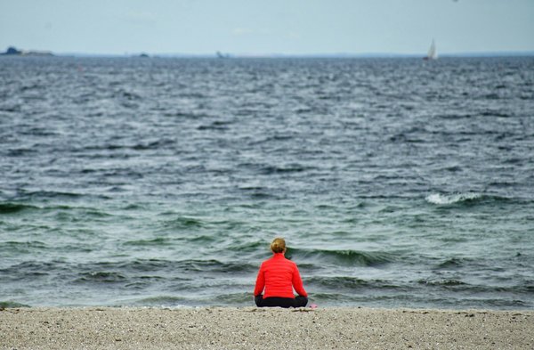 Comment les techniques de relaxation par la méditation peuvent-elles aider à la perte de poids?